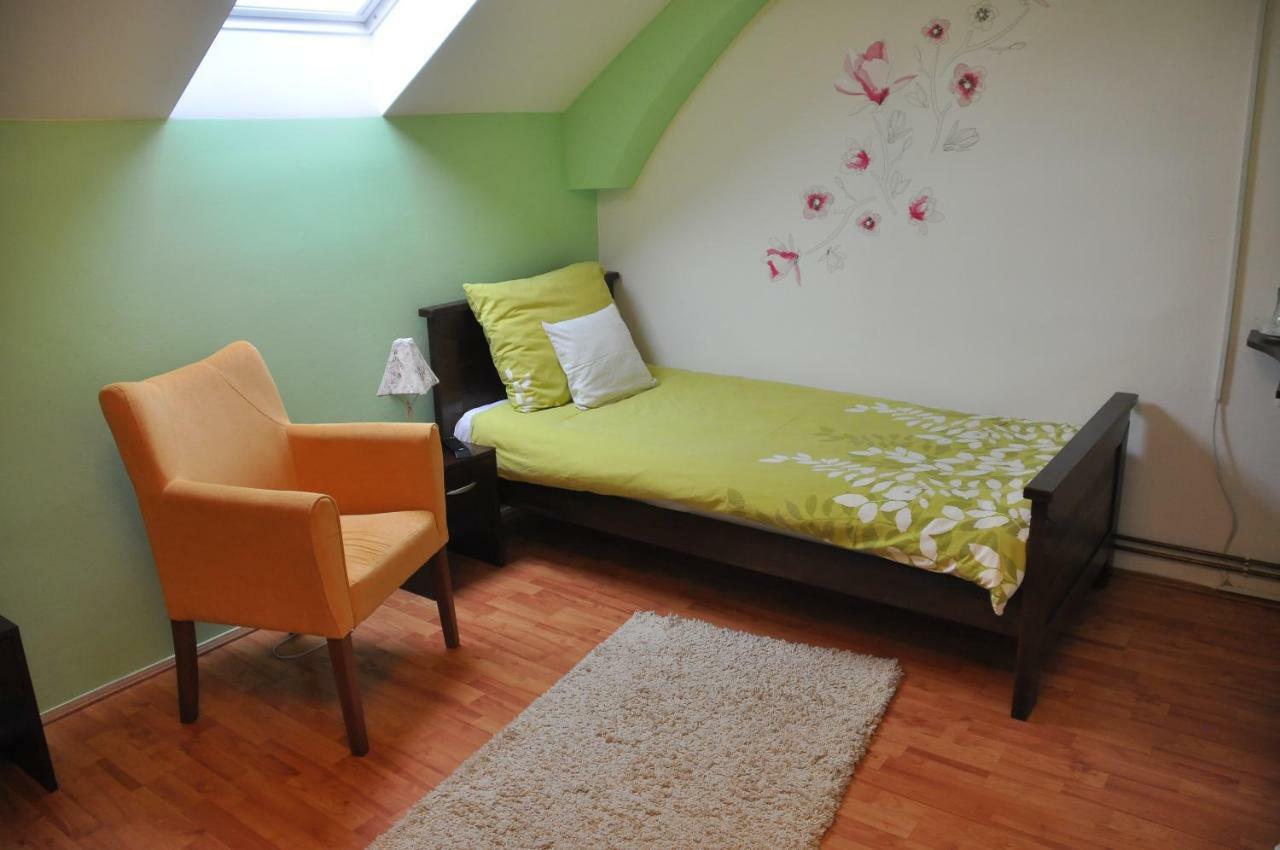 Guest House Mines Vrdnik Luaran gambar